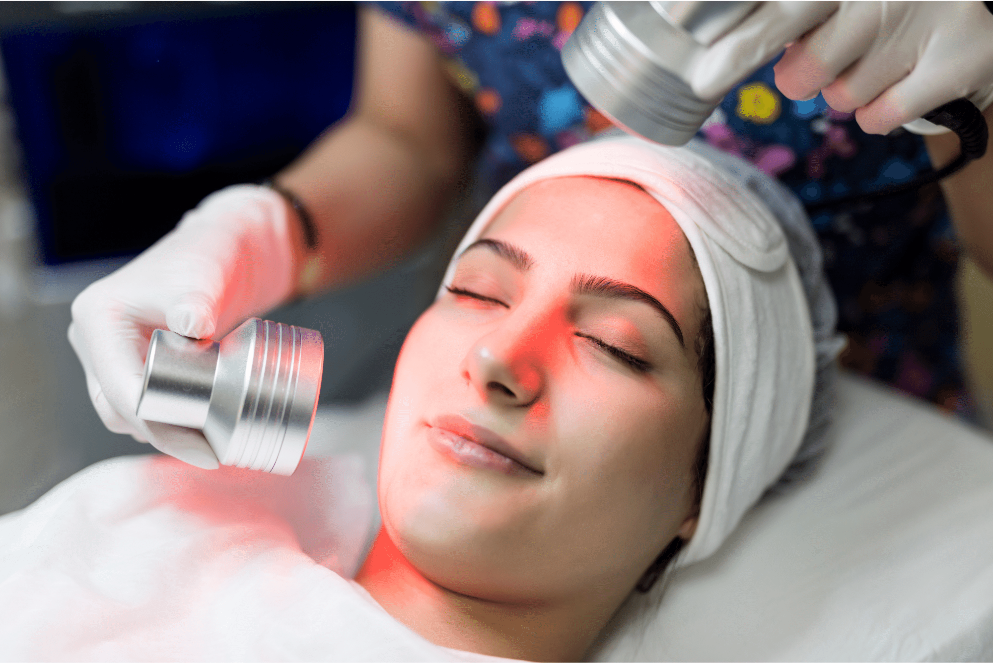 do red light therapy masks help acne